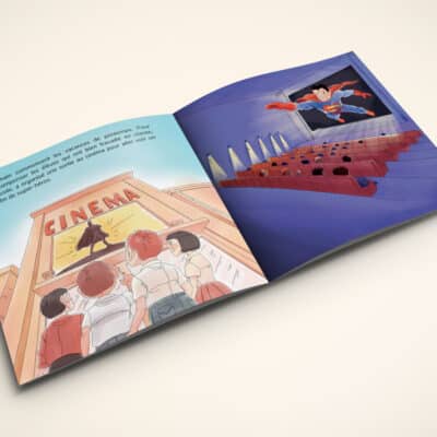 Livre personnalisé ouvert sur les super-héros
